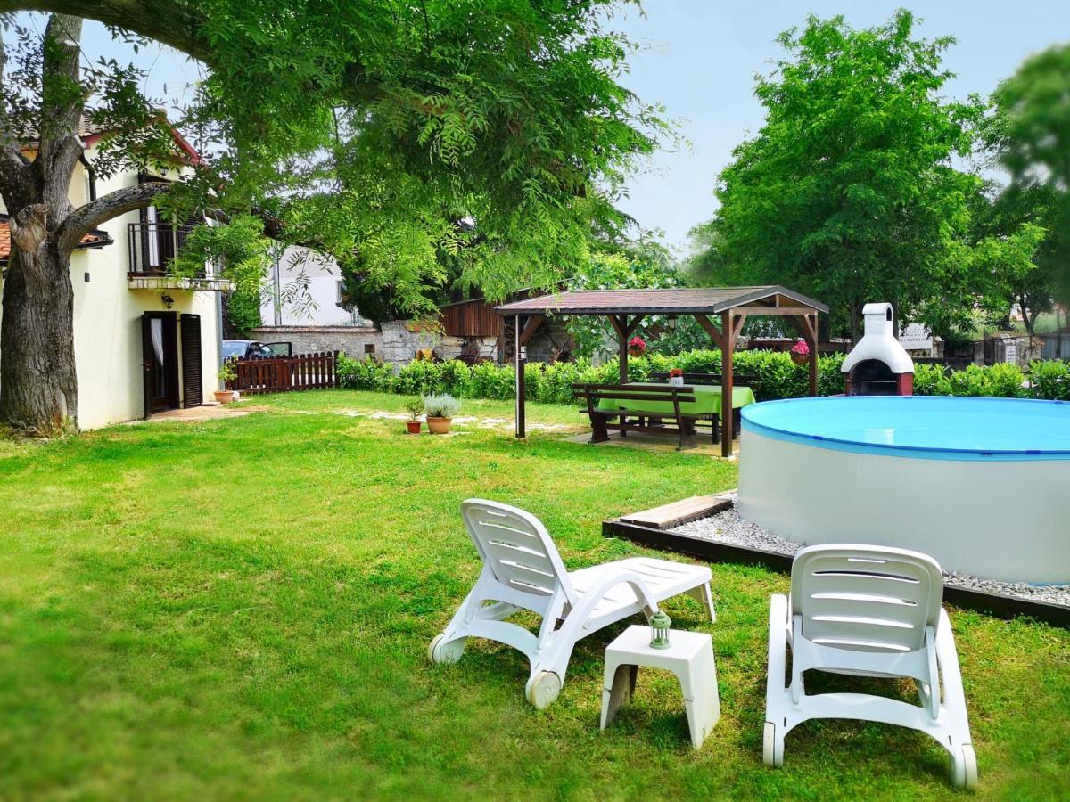 Holiday Home Sara - Prc136 By Interhome Porec Bagian luar foto